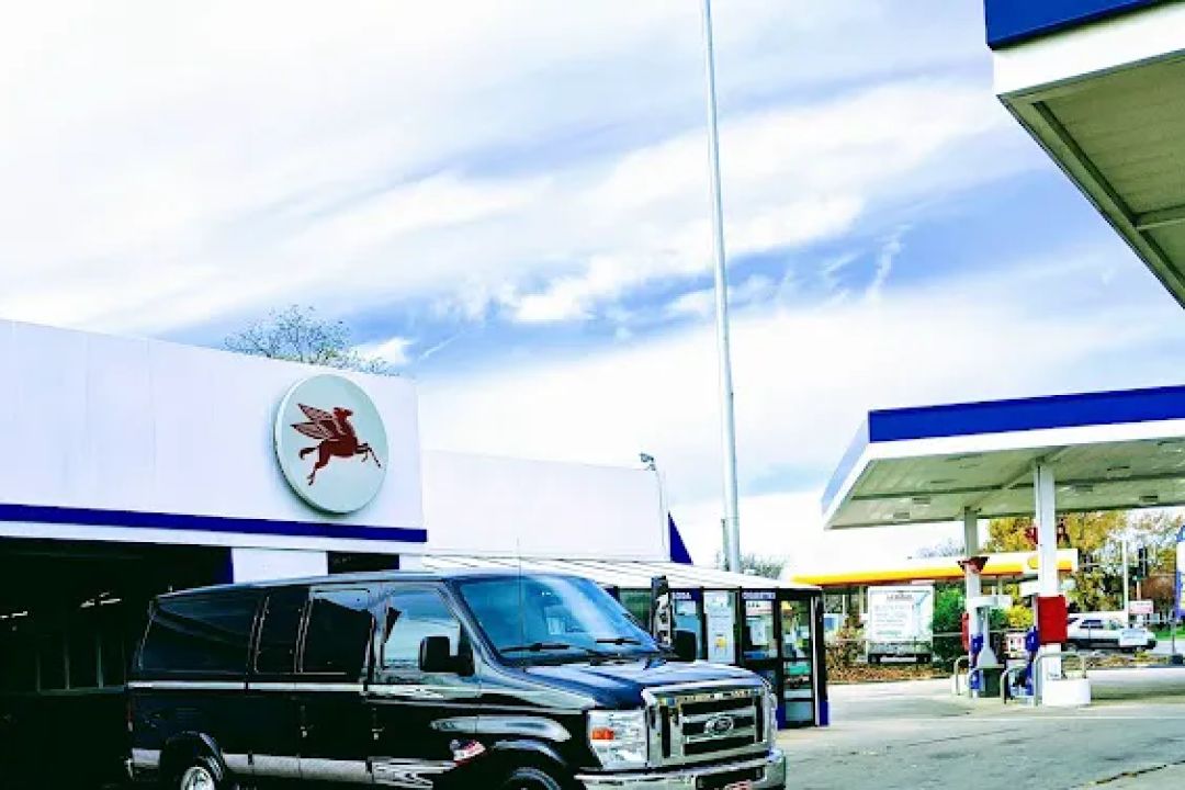 Paul & Bill's Car Wash