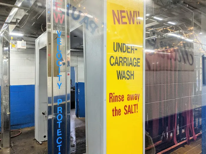 Paul & Bill's Car Wash Picture 4