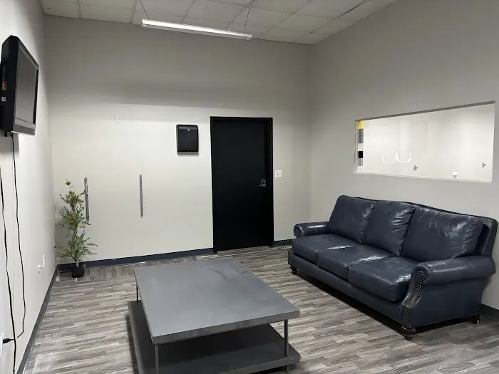 Bori’s Detail Center Picture 6