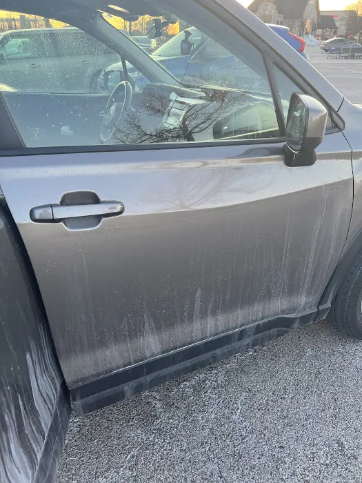 Liquid Sunshine Car Wash Picture 1