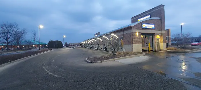 Liquid Sunshine Car Wash Picture 9