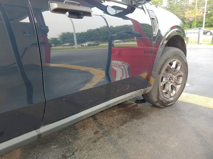 Fuller's Car Wash Picture 3