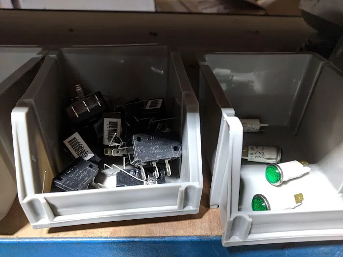 Bud's Car Wash Services Picture 4