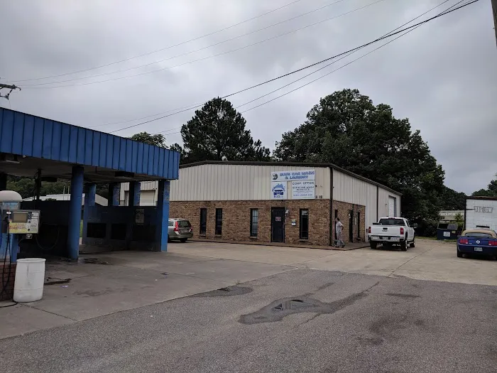 Bud's Car Wash Services Picture 5