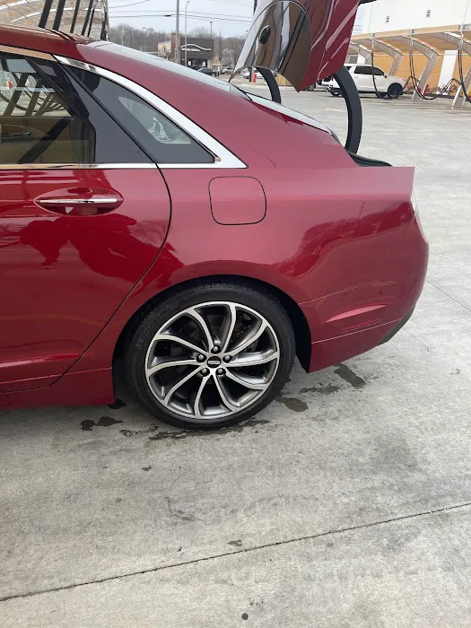 Zips Car Wash Picture 4