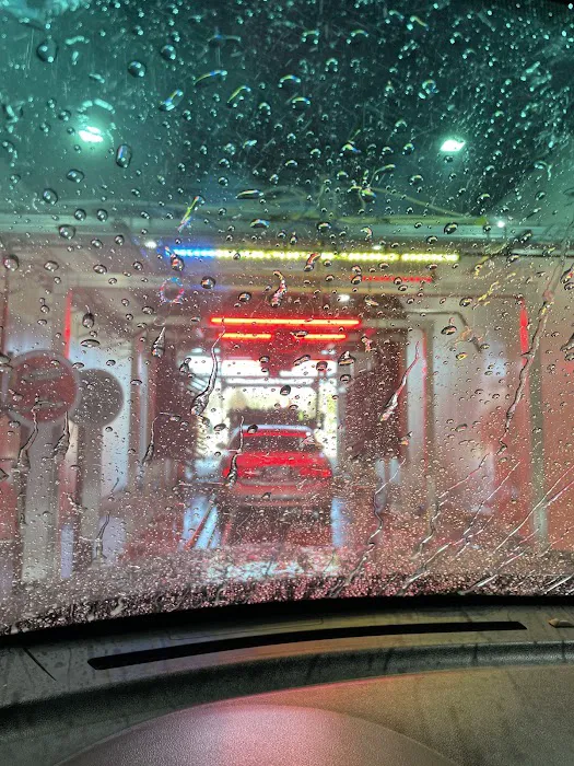 Zips Car Wash Picture 6