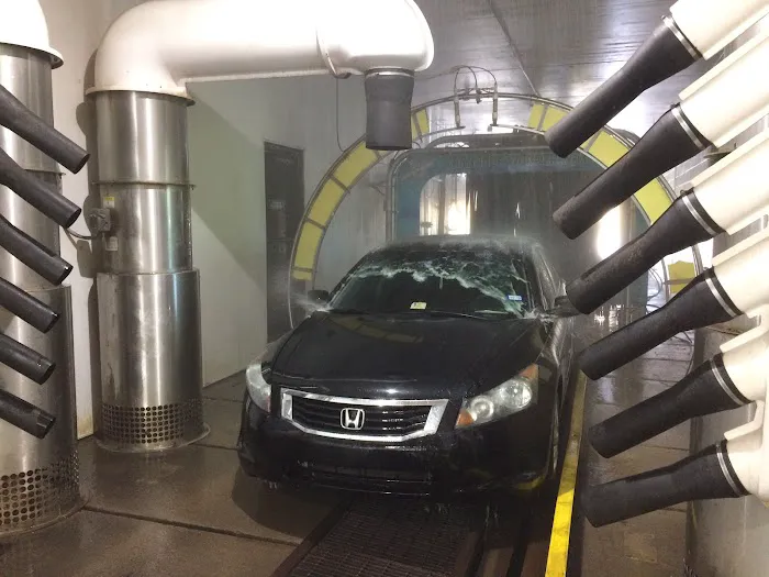 Brentwood Auto Wash Picture 10