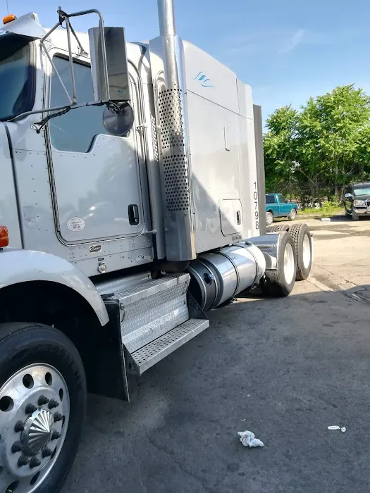 L & M Detailing Picture 7