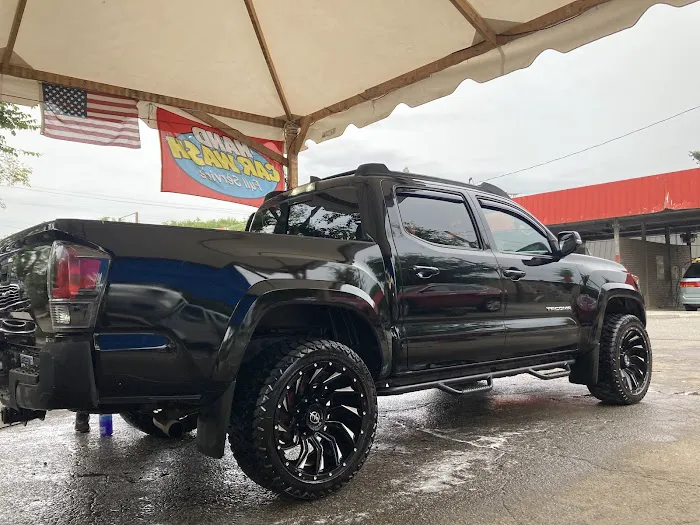 Car wash and detailing EL CHAPÍN Picture 2