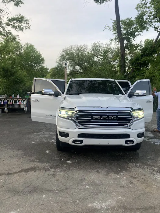 Car wash and detailing EL CHAPÍN Picture 10