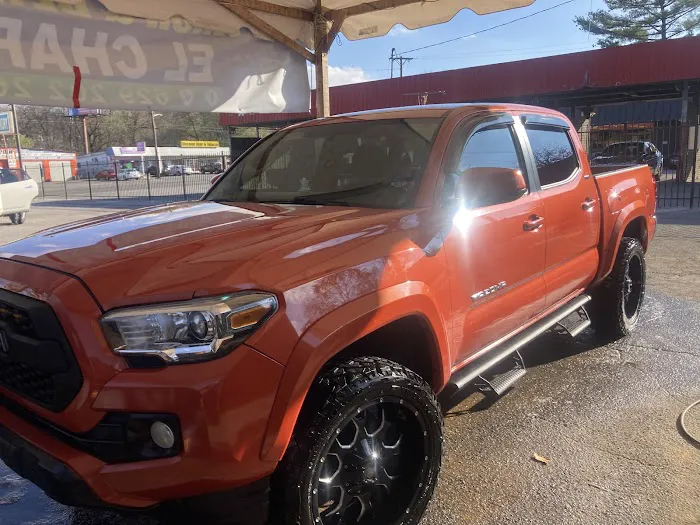 Car wash and detailing EL CHAPÍN Picture 6