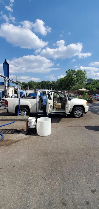 Smith Bros. Car Wash Picture 4