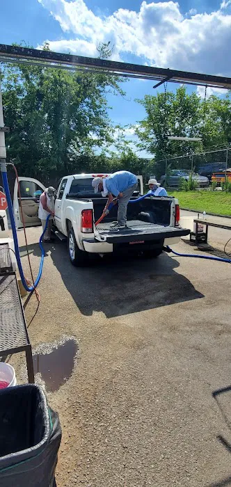Smith Bros. Car Wash Picture 7