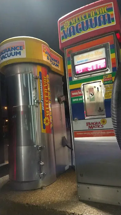 U-Wash Car Wash Picture 2