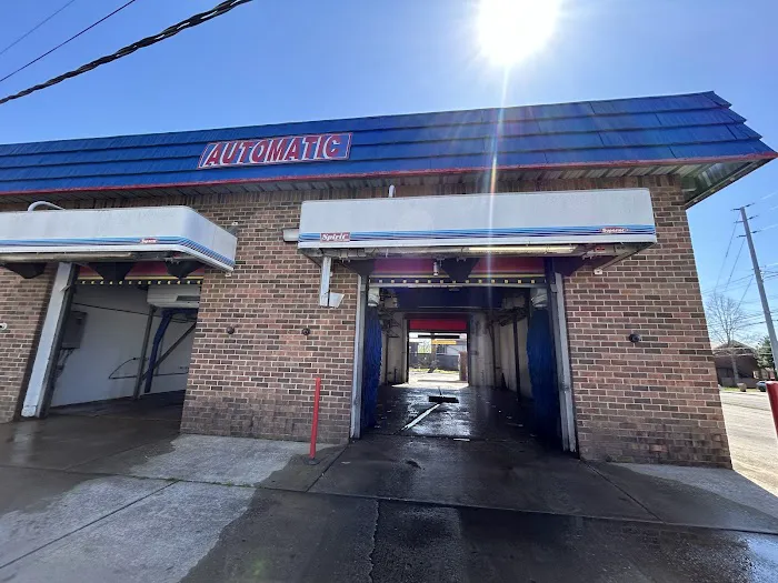 U-Wash Car Wash Picture 9