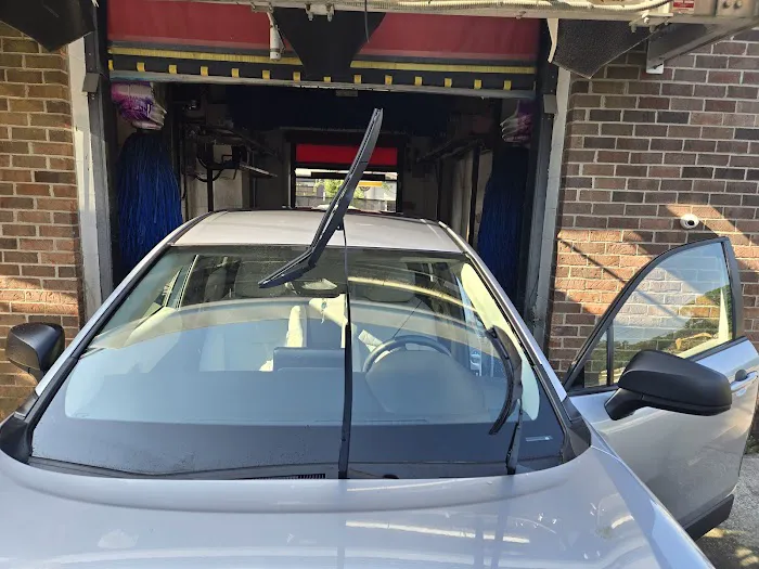 U-Wash Car Wash Picture 5