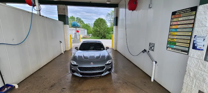 Thoroughbred Express Auto Wash Picture 4