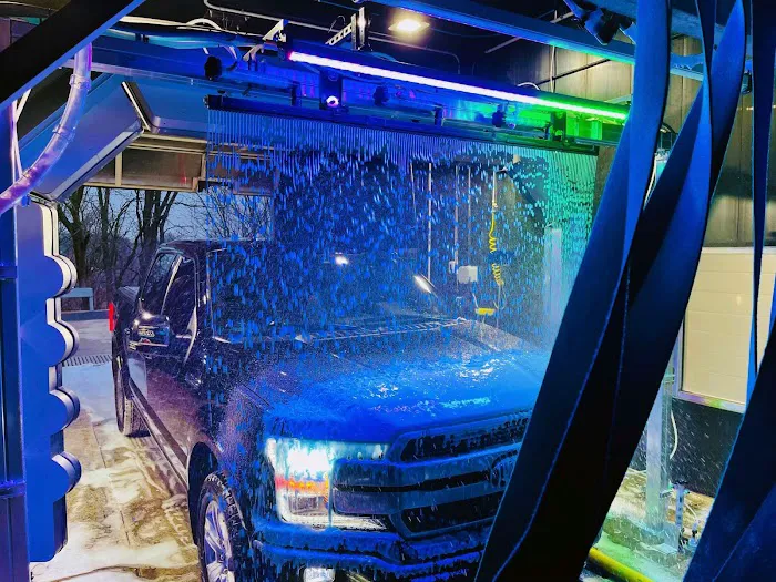 Thoroughbred Express Auto Wash Picture 2