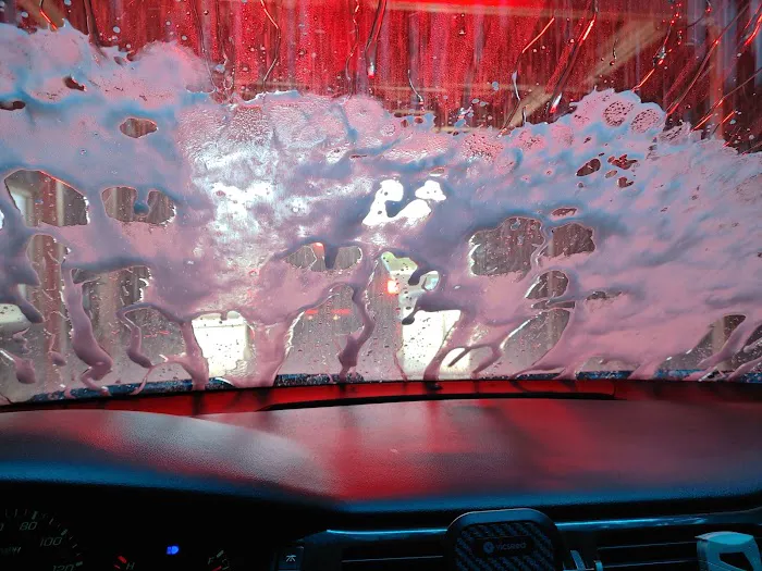 Thoroughbred Express Auto Wash Picture 3