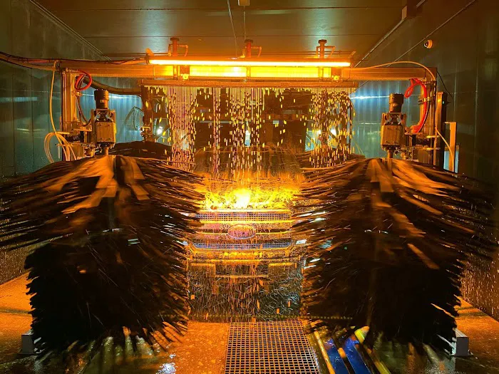 Thoroughbred Express Auto Wash Picture 8