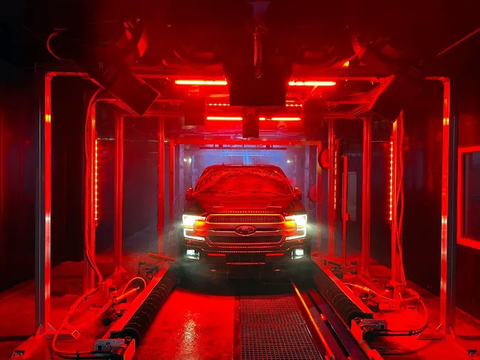 Thoroughbred Express Auto Wash Picture 1