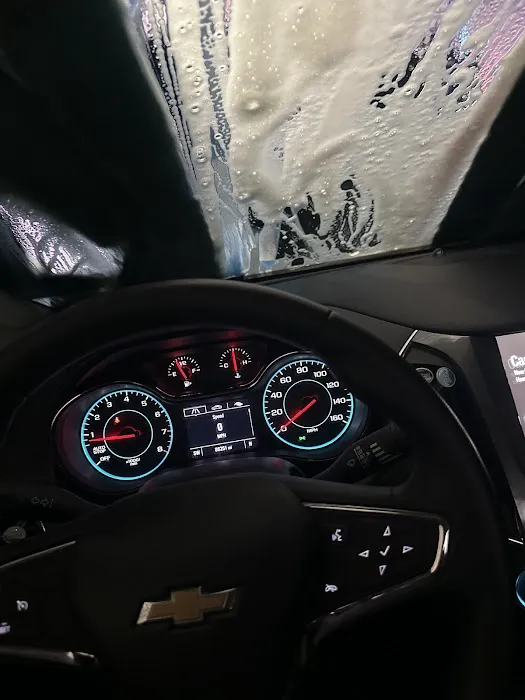 Thoroughbred Express Auto Wash Picture 4