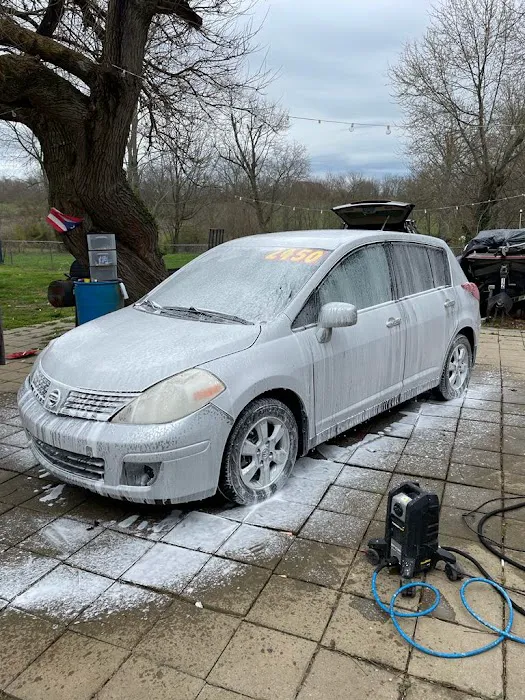 Molina's Car Wash & Detailing Picture 6