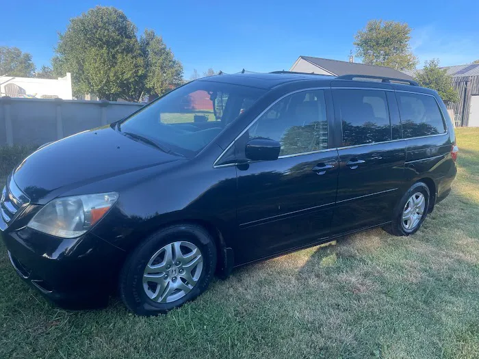 Molina's Car Wash & Detailing Picture 2