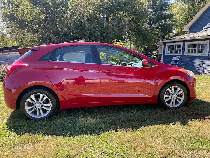 Molina's Car Wash & Detailing Picture 10