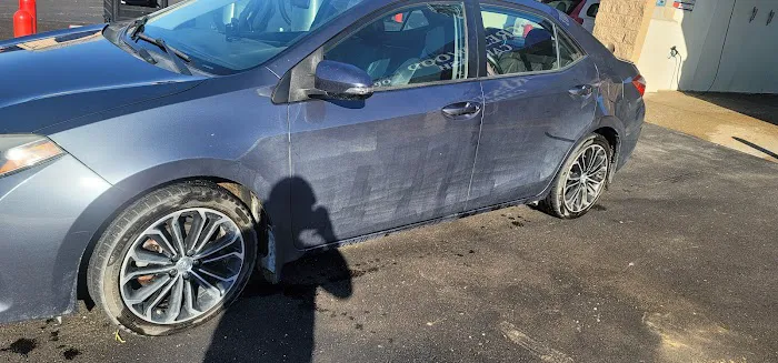 Crestwood Carwash Picture 5