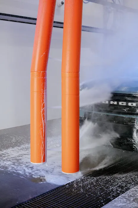 Clementine's Carwash Picture 7