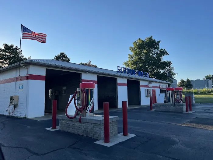 Elburn Car Wash Picture 1