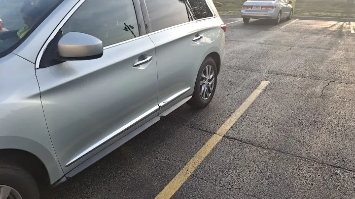 Tommy's Express® Car Wash Picture 4