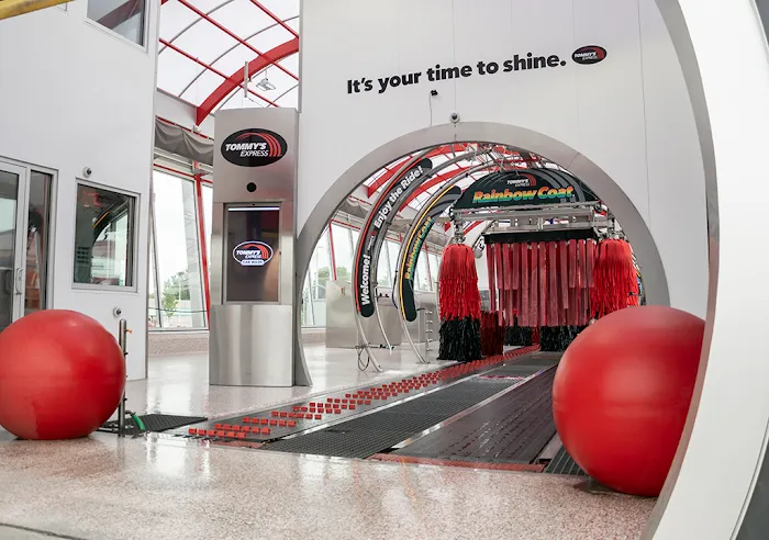 Tommy's Express® Car Wash Picture 10