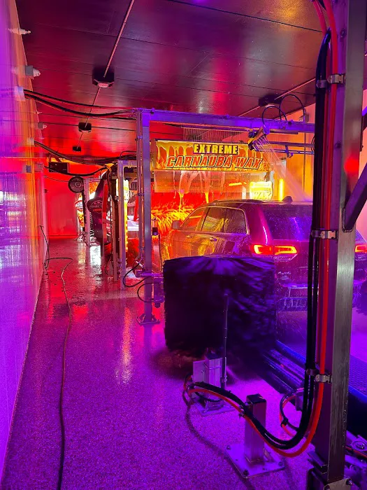 Extreme Clean Car Wash of Huntley Picture 6