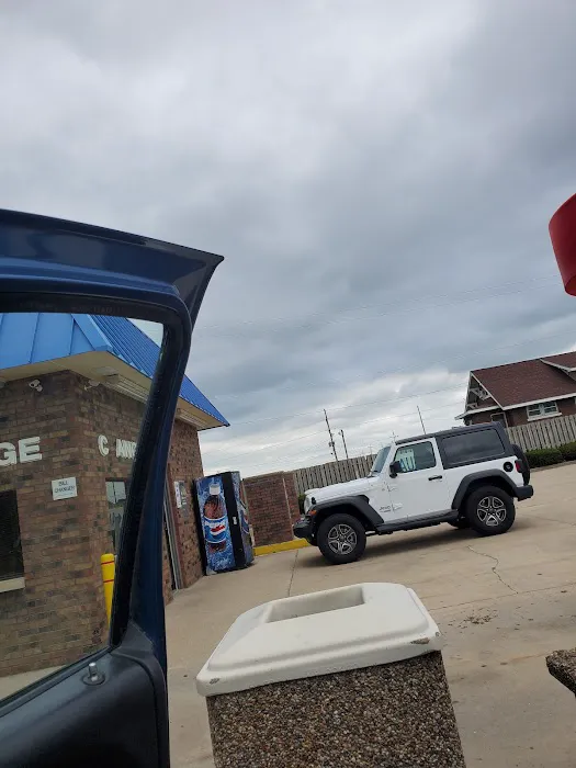 Oasis carwash Picture 5