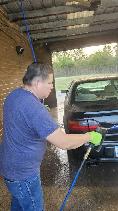 Main Street Car Wash Picture 4