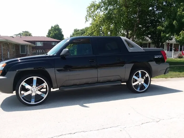 Sauk Trail Car Wash Picture 5