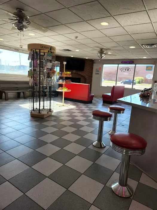 Sauk Trail Car Wash Picture 1