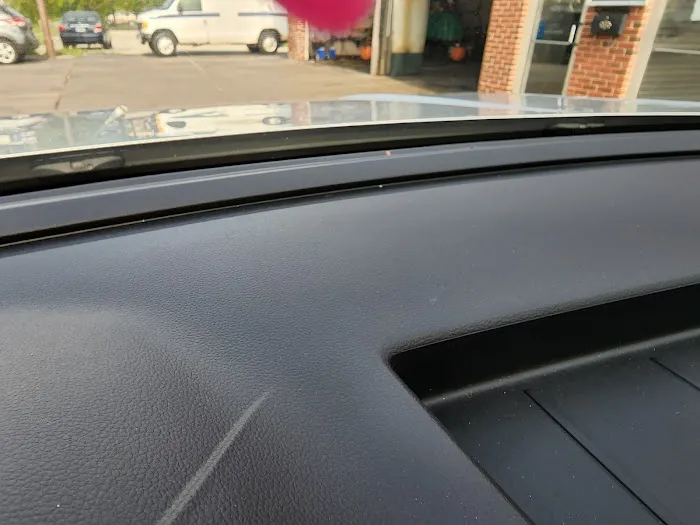 Sauk Trail Car Wash Picture 9