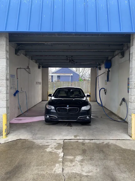 Ducky's Car Wash Picture 6