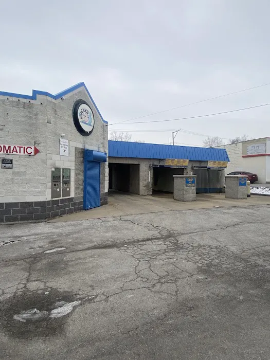 Ducky's Car Wash Picture 1