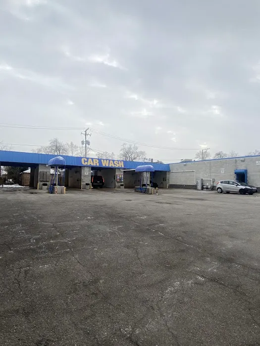 Ducky's Car Wash Picture 4