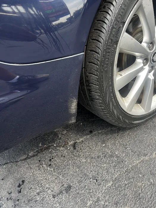 Vic's Express Car Wash & Detail Center Picture 8