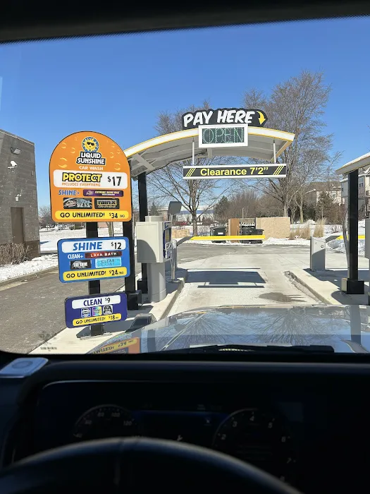 Liquid Sunshine Car Wash - Aurora Picture 9