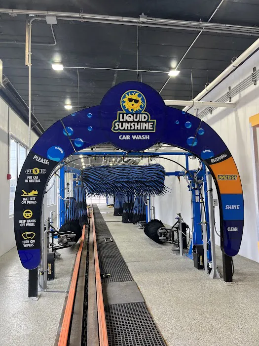 Liquid Sunshine Car Wash - Aurora Picture 5