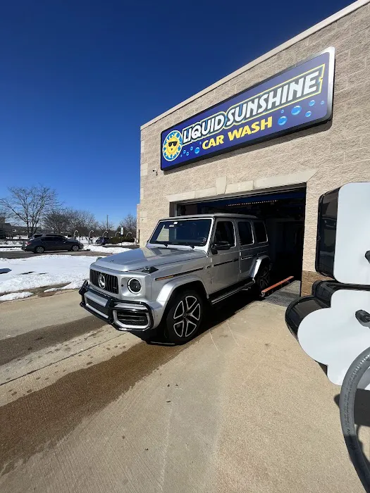 Liquid Sunshine Car Wash - Aurora Picture 8