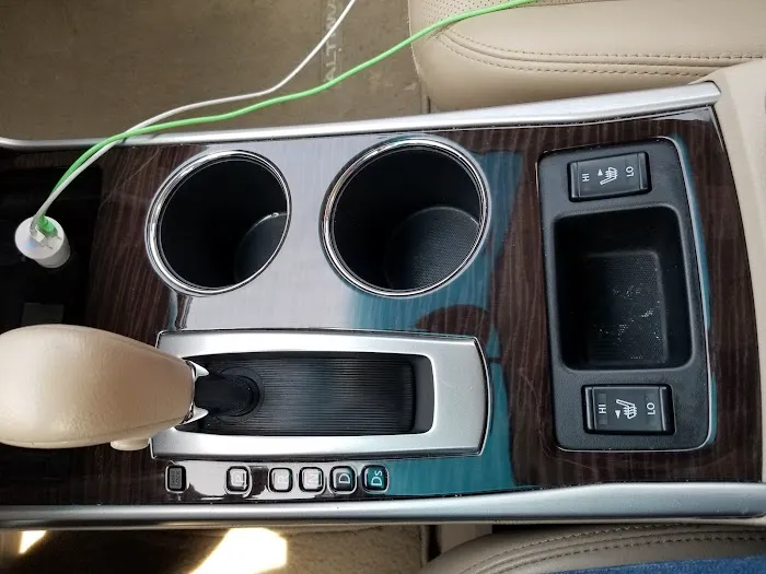 El Diamante Hand Car Wash & Detailing Picture 5