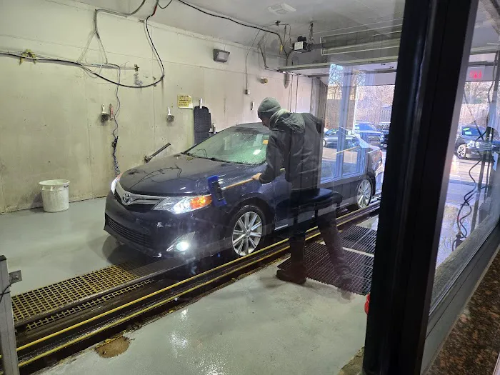 Brightside Car Wash Picture 4