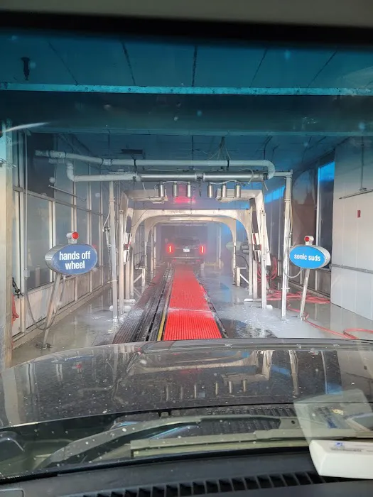 Delta Sonic Car Wash and Oil Change Picture 4